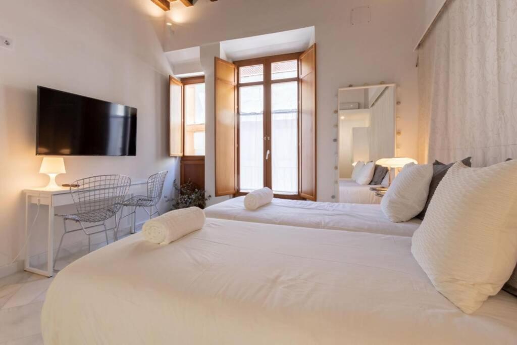 Hernando Colon Deluxe Suite By Valcambre Seville Exterior photo