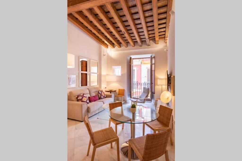 Hernando Colon Deluxe Suite By Valcambre Seville Exterior photo
