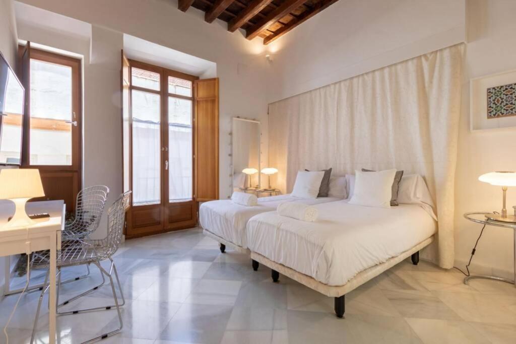 Hernando Colon Deluxe Suite By Valcambre Seville Exterior photo