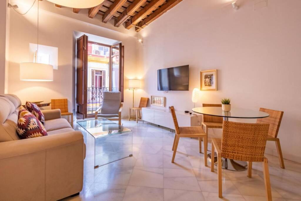 Hernando Colon Deluxe Suite By Valcambre Seville Exterior photo