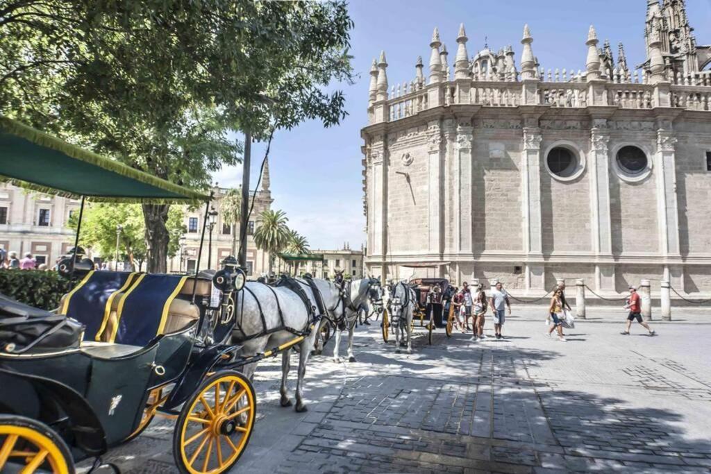 Hernando Colon Deluxe Suite By Valcambre Seville Exterior photo